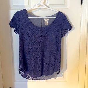 Aritzia purple lace top. Perfect condition. Size small.